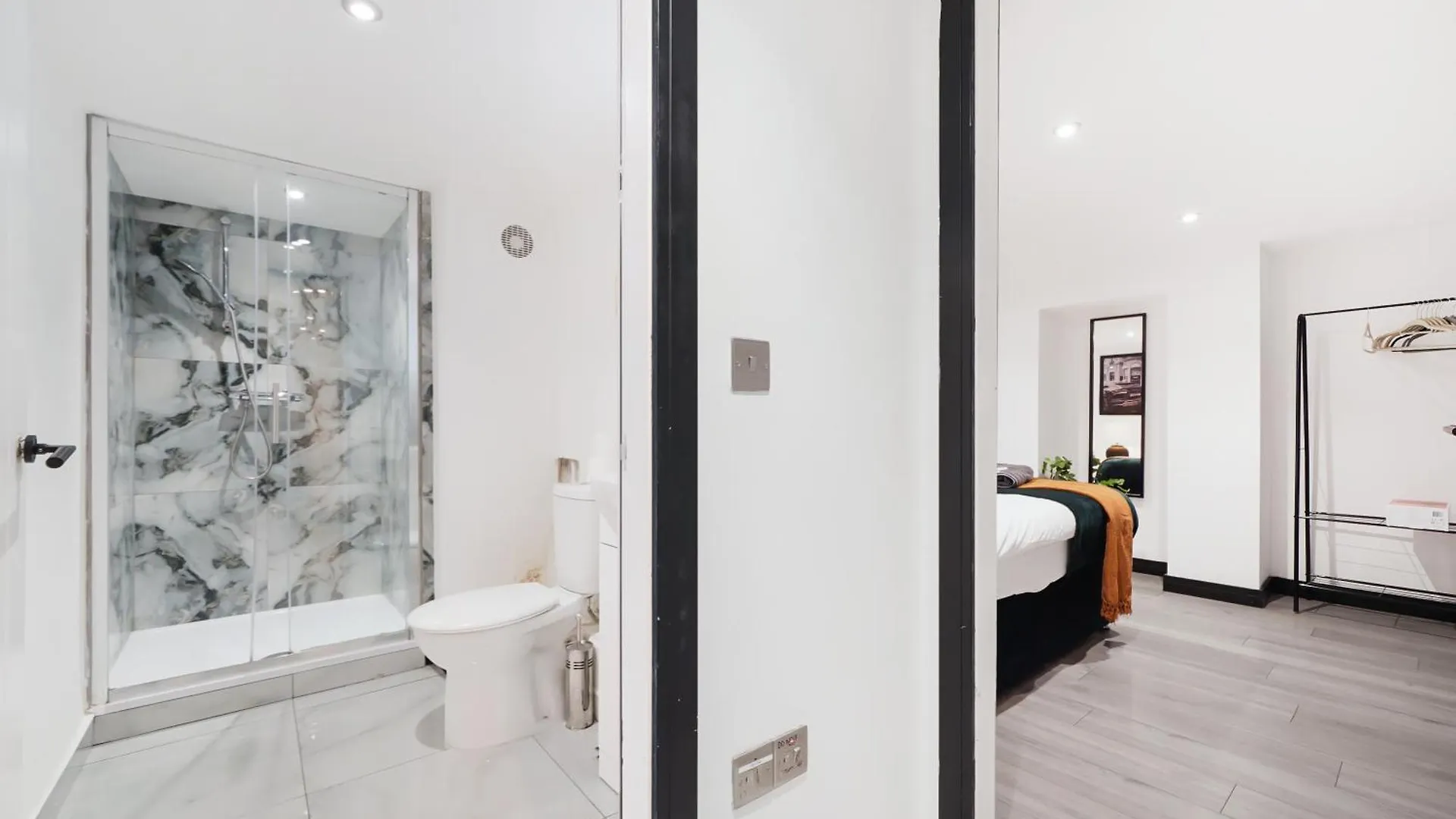 Дом отдыха Вилла 30 Percent Off! Elegant Yorkshire Abode - Great Location - Sleeps 19 Каслфорд