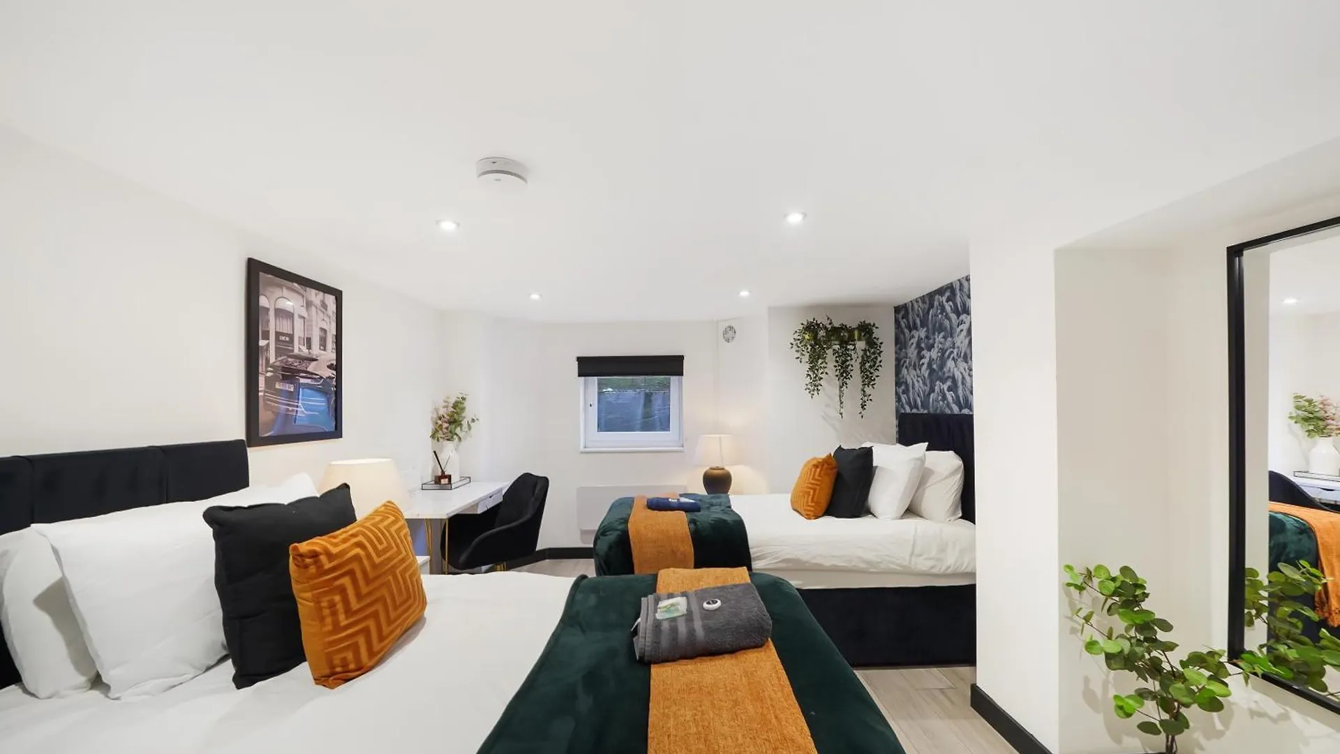 Вилла 30 Percent Off! Elegant Yorkshire Abode - Great Location - Sleeps 19 Каслфорд 0*,  Великобритания