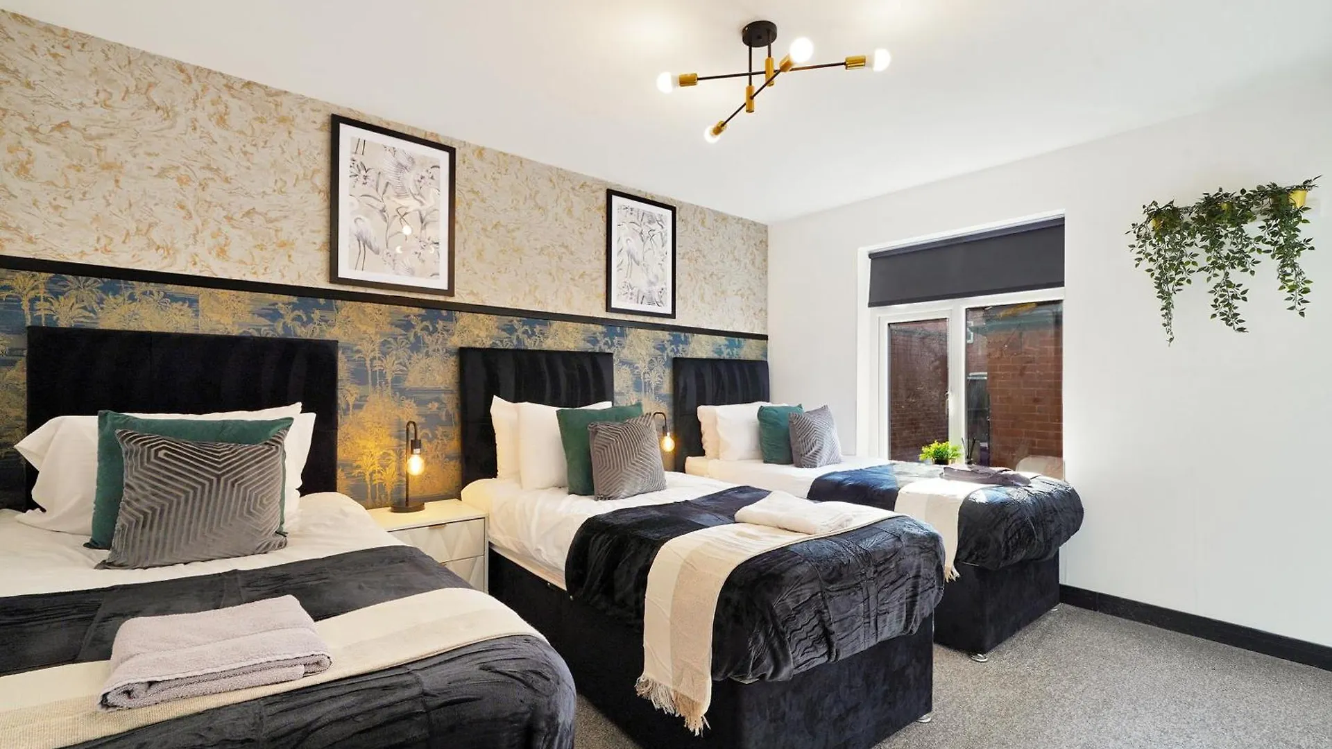 Вилла 30 Percent Off! Elegant Yorkshire Abode - Great Location - Sleeps 19 Каслфорд 0*,