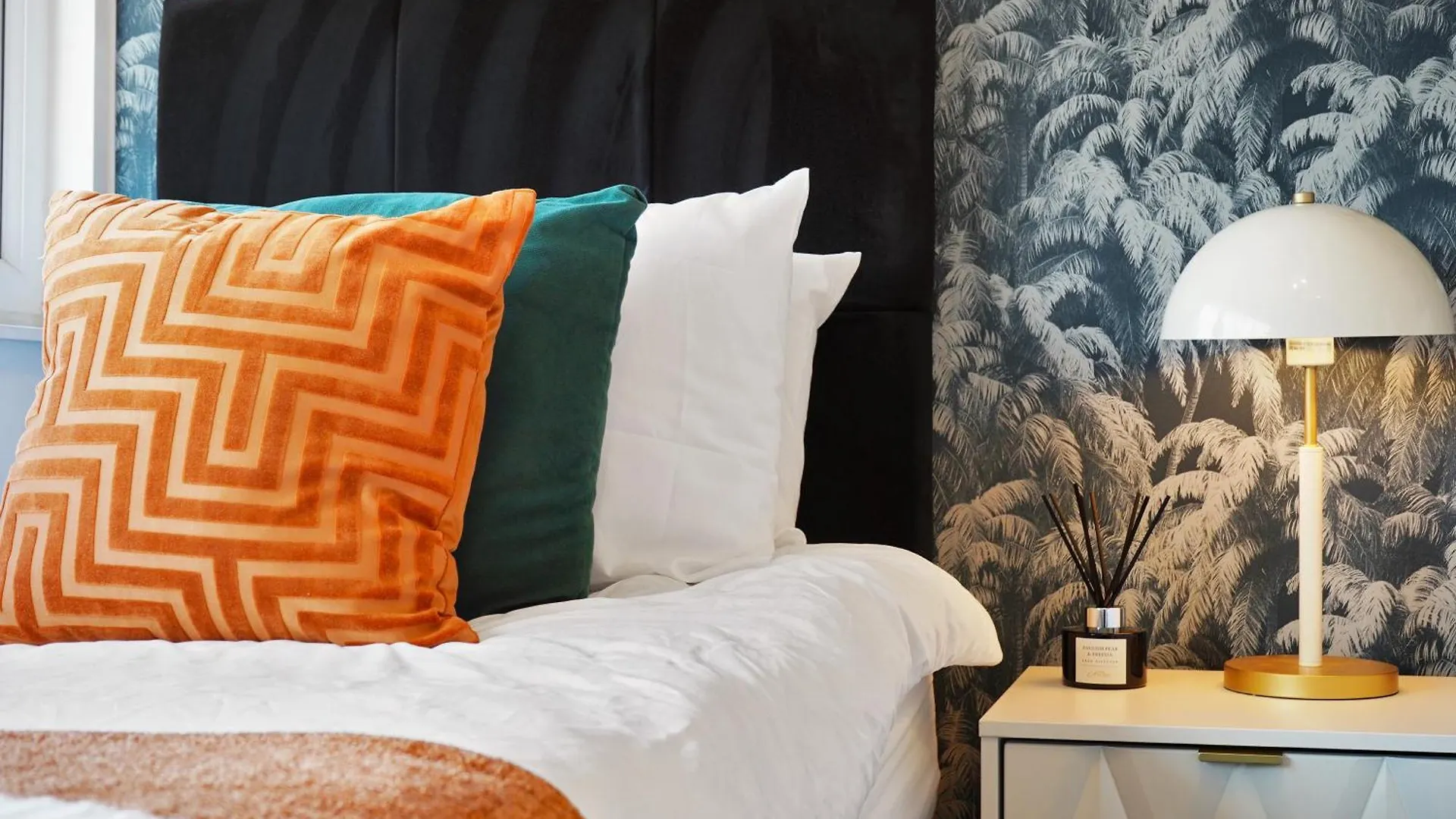 Вилла 30 Percent Off! Elegant Yorkshire Abode - Great Location - Sleeps 19 Каслфорд